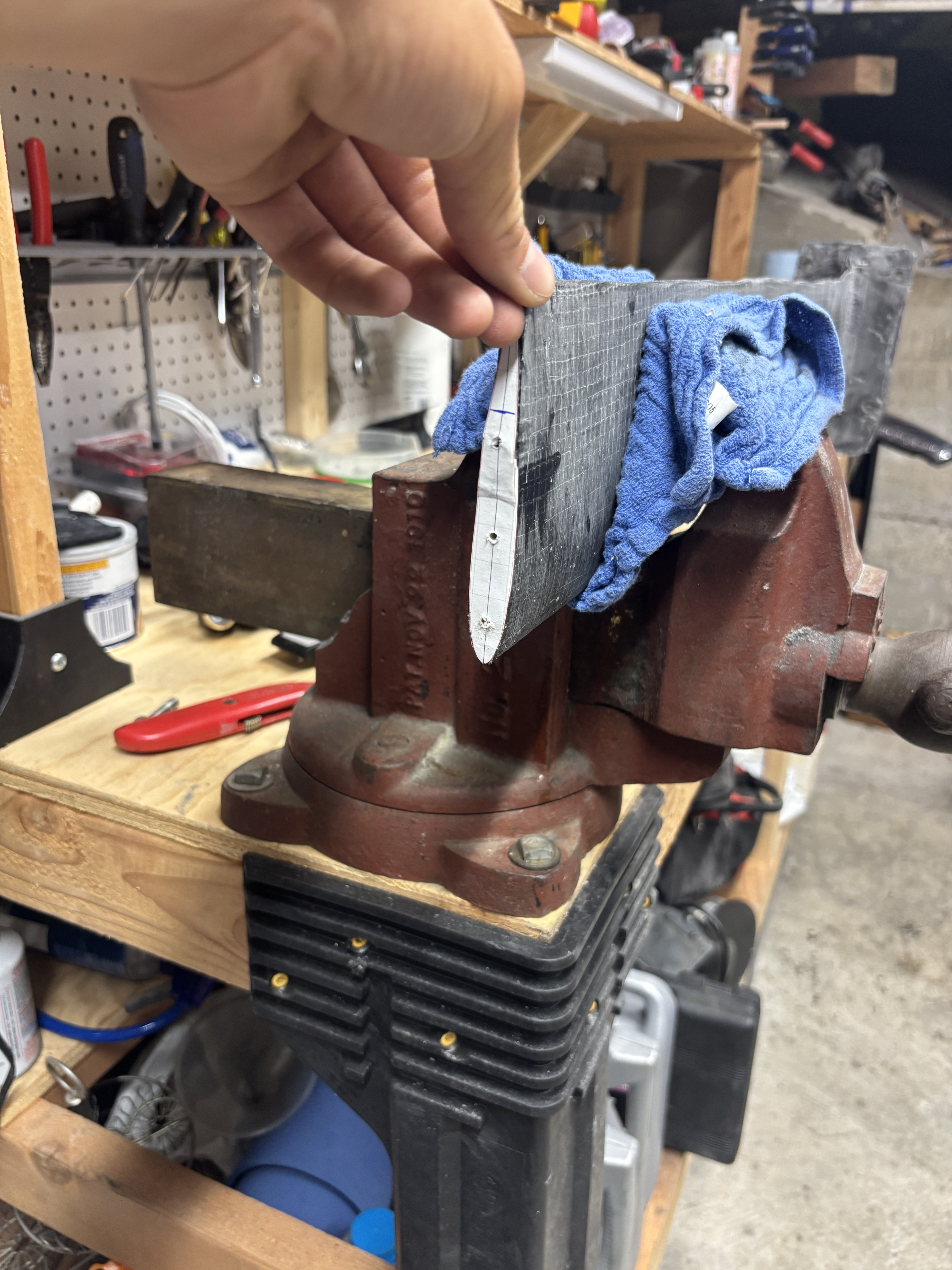 Compression setup for the carbon fiber layup